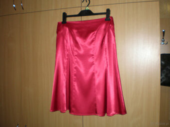 Sprzedam spódnicę damską, używaną, rozmiar 38.