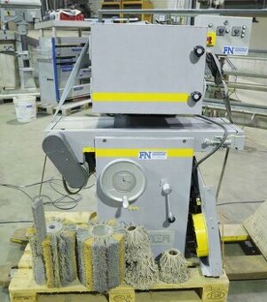 Postarzarko-szczotkarka LÖWER