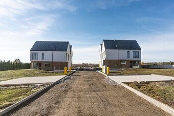 Dom z dużym ogrodem, tylko 2 lokale 15 minut od Krakowa