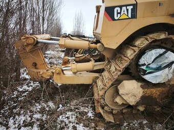 CAT D8T