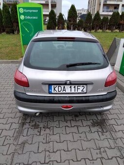 Sprzedam Peugeot 2061,4 benzyna 2003 rok