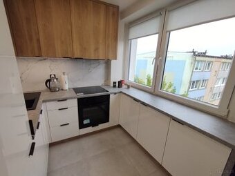 Mieszkanie o pow. 42m2, III p., po remoncie, ul. Serbinowska