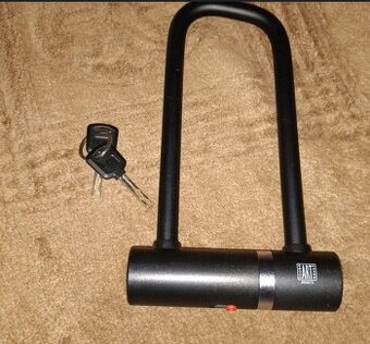 Zapinanie do hulajnogi elektrycznej,rowera itp.