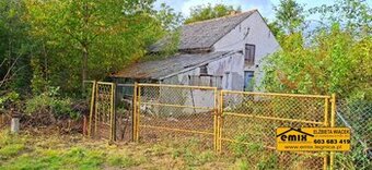 Działka z zabudowaniami do zamieszkania - Wojciechów