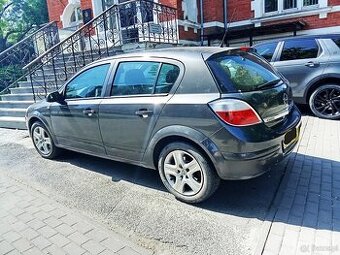 Opel Astra  2       1.7 diesel     rok 2009