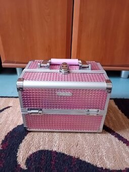 Kuferek na kosmetyki