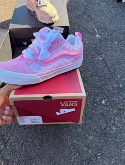 Vans Knu Skool | W8.5 / M7