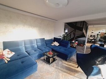 Stylowy dom jednorodzinny z użytkowym poddaszem – Pośrednik