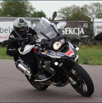 Garaż na motocykl, zimowanie, przechowanie motocykla