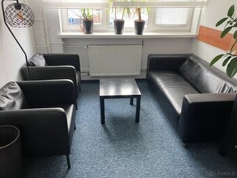 Syndyk sprzeda mienie w postaci mebli i sprzętu biurowego