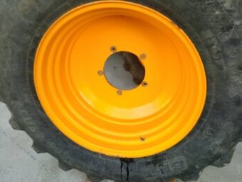 Komplet kół 600/65R34 w bardzo dobrym stanie