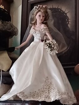 SZEŚĆ PANN MŁODYCH 3 SYGNOWANE 3 NIE SYGNOWANE LALKI PORCELA