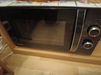 Kuchenka mikrofalowka i piekarnik