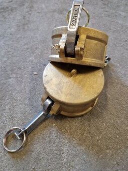 📌 Snaplock Type Dust Cap – mosiężna zaślepka