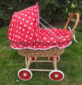 Wózek wiklinowy dla lalek