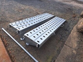 Nowe, nieużywane, składane rampy do przyczep