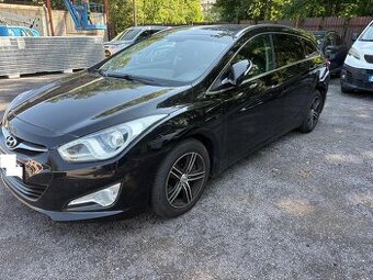 Hyundai I40 1.7 CRDi 100kw, r.2012, klima, automat