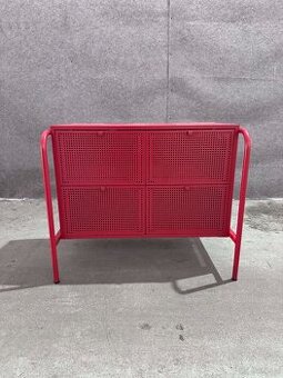 Syndyk sprzeda używane meble Ikea