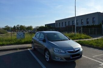 OPEL ASTRA J, 1.7 CDTI, 2009r.