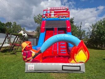 Dmuchana zjeżdżalnia place zabaw tory przeszkód zamki