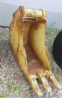 Łyżka do koparki – 30 cm (3 zęby)