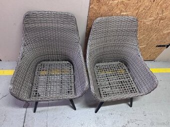 Syndyk sprzeda używane meble ogrodowe