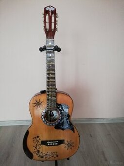 Sprzedam gitarę akustyczną.
