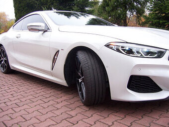 BMW 850i