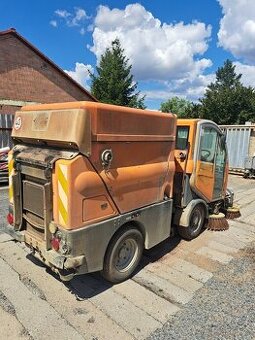 Zamiatarka chodnikowa Bucher