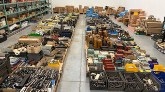 Sprzedaję narzędzia i przyrządy