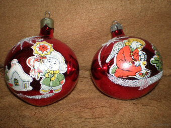 Bombki choinkowe z okresu PRL, używane. Czerwone bombki ozdo