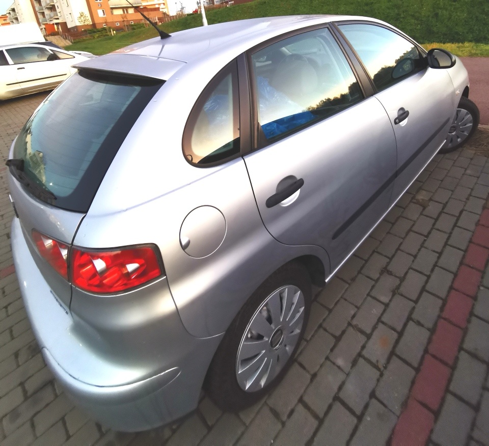 Sprzedam tanio Seata Ibizę - 2