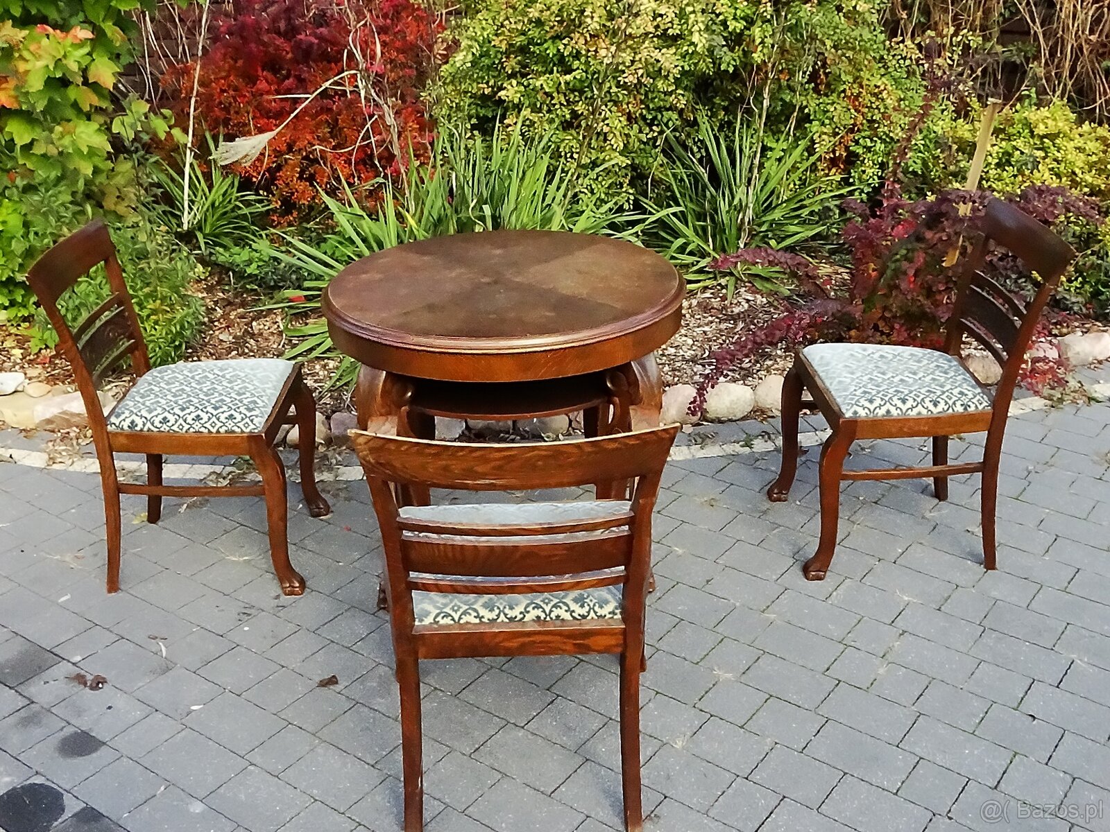 Stylowy zestaw mebli - stolik kawowy + 3 krzesła tapicerowan - 2