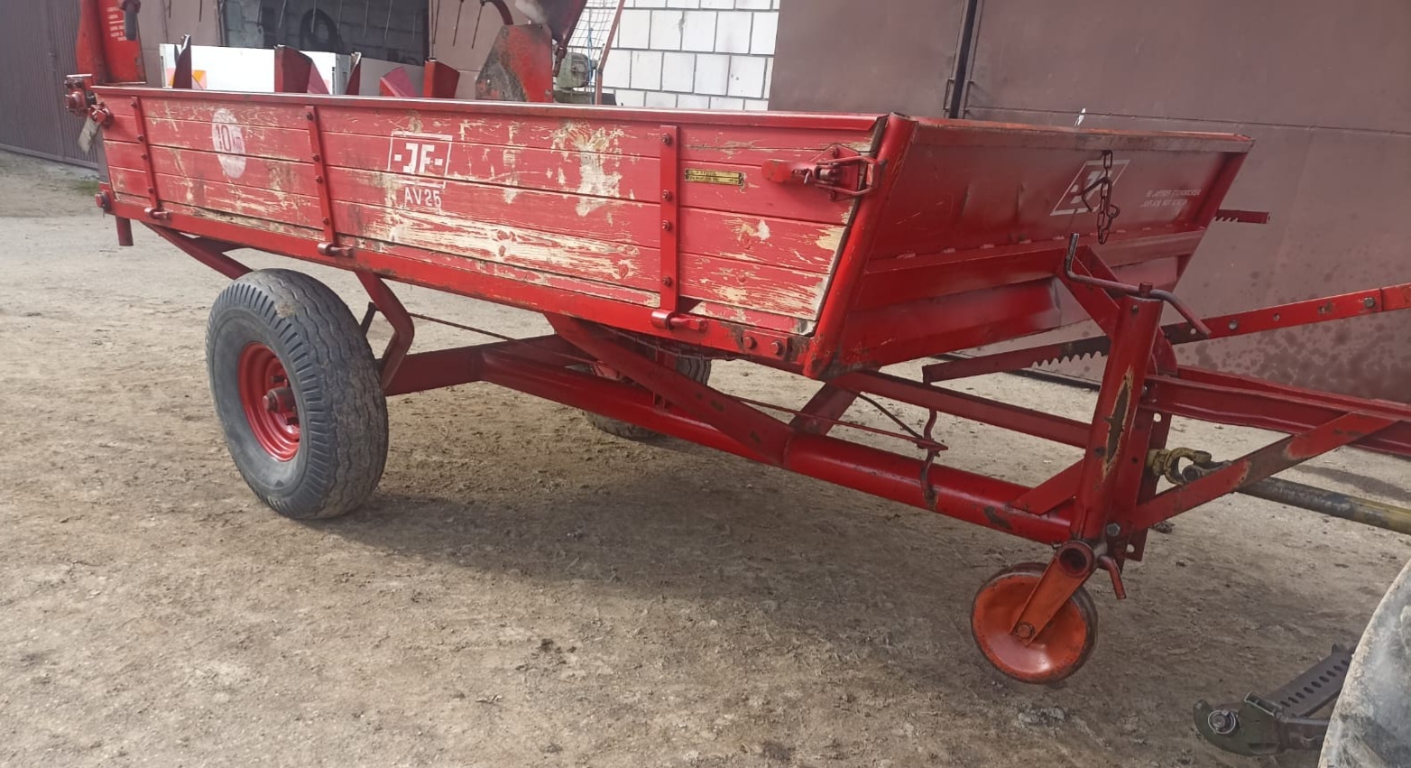 Rozrzutnik obornika JF AV 25 - 2