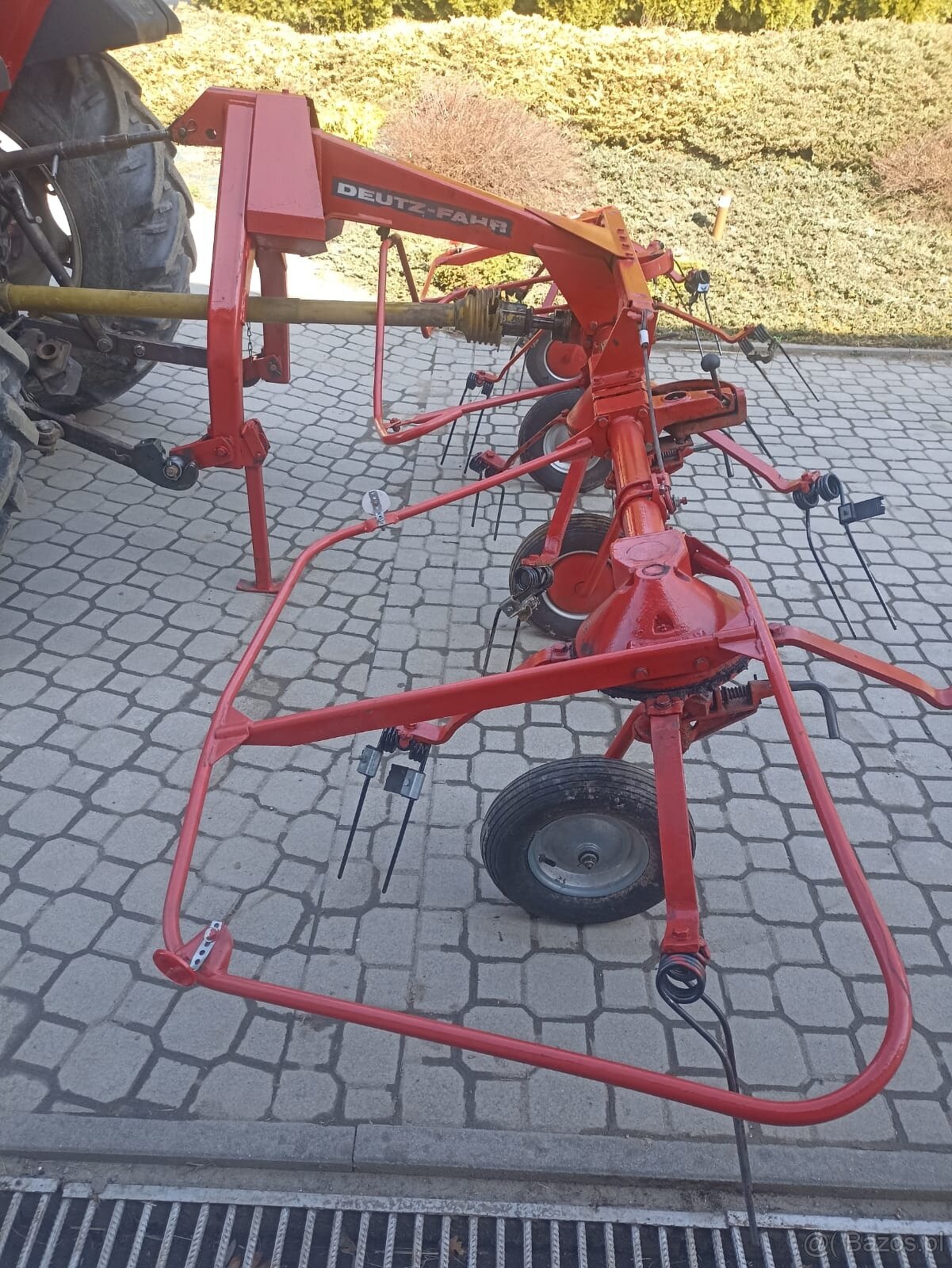 Przewracarka przetrząsacz karuzelowy Deutz-fahr KH 400 - 2