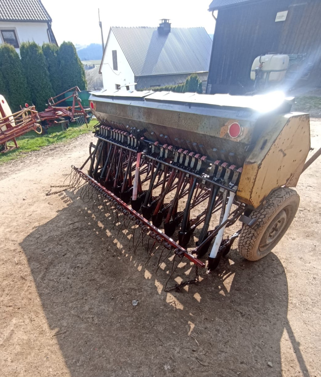 Siewnik zbożowy Poznaniak na docisku - 2