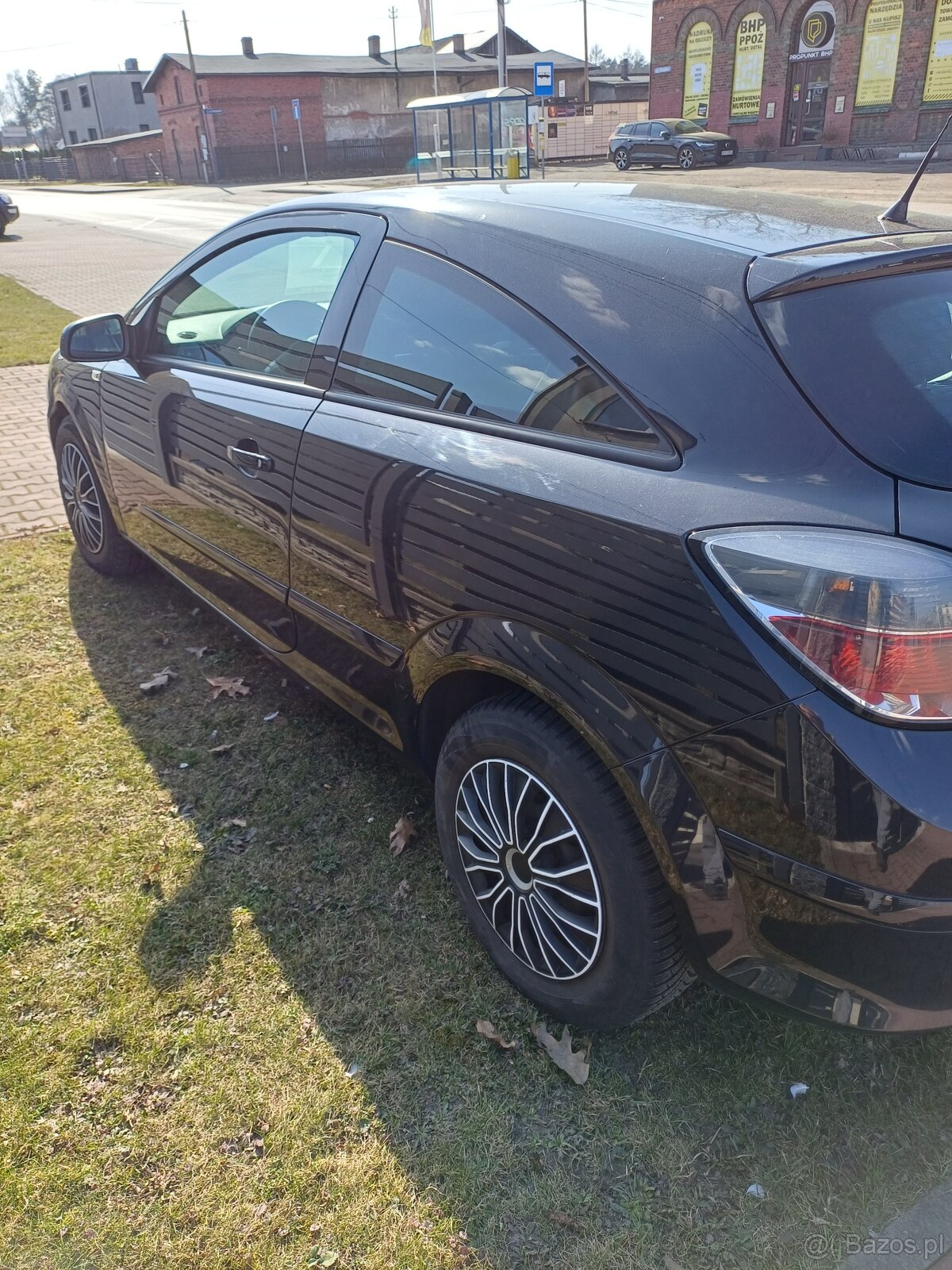 Opel Astra H 1.6 GTC 2006r - 2