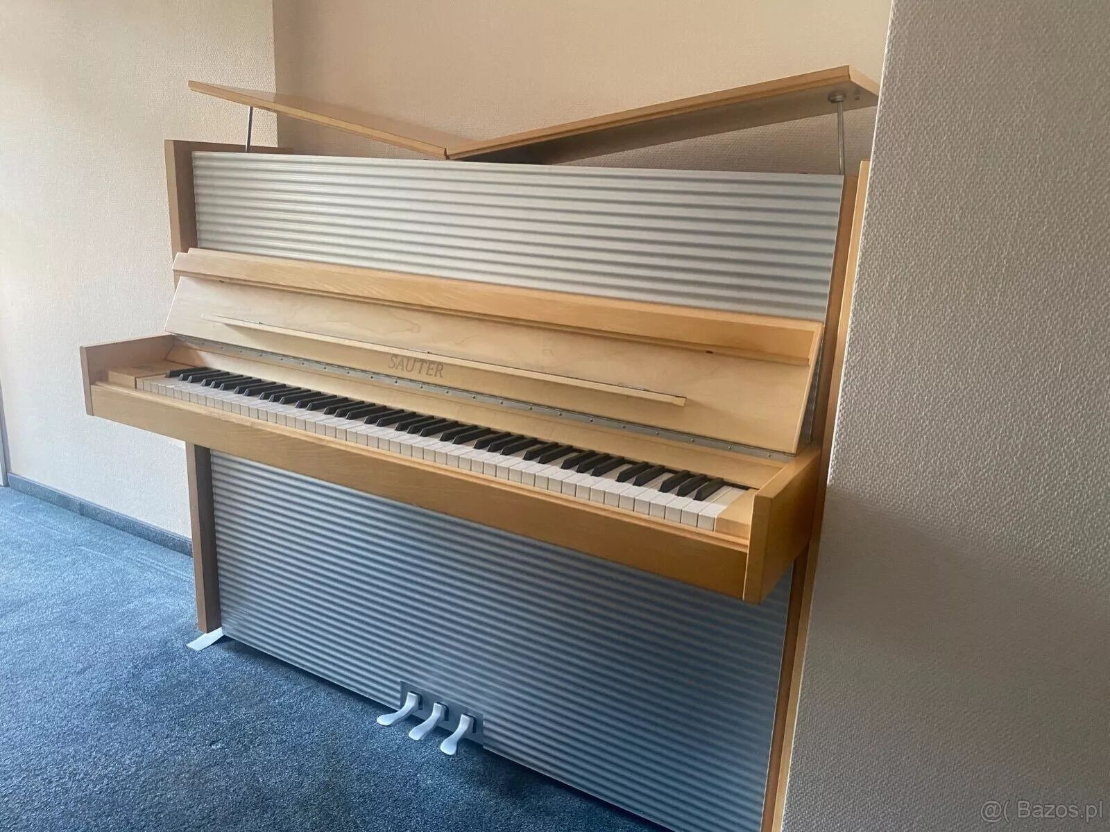 Projektantklavier Marke Sauter, Modell Onda, zaprojektowany - 2