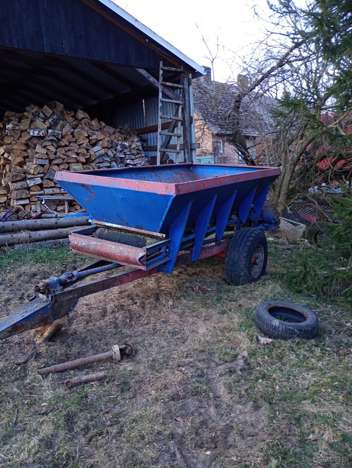 Rozsiewacz wapna piast - 2