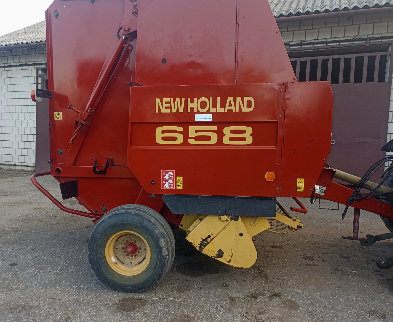 Prasa rolująca zmiennokomorowa New Holland 658 - 2