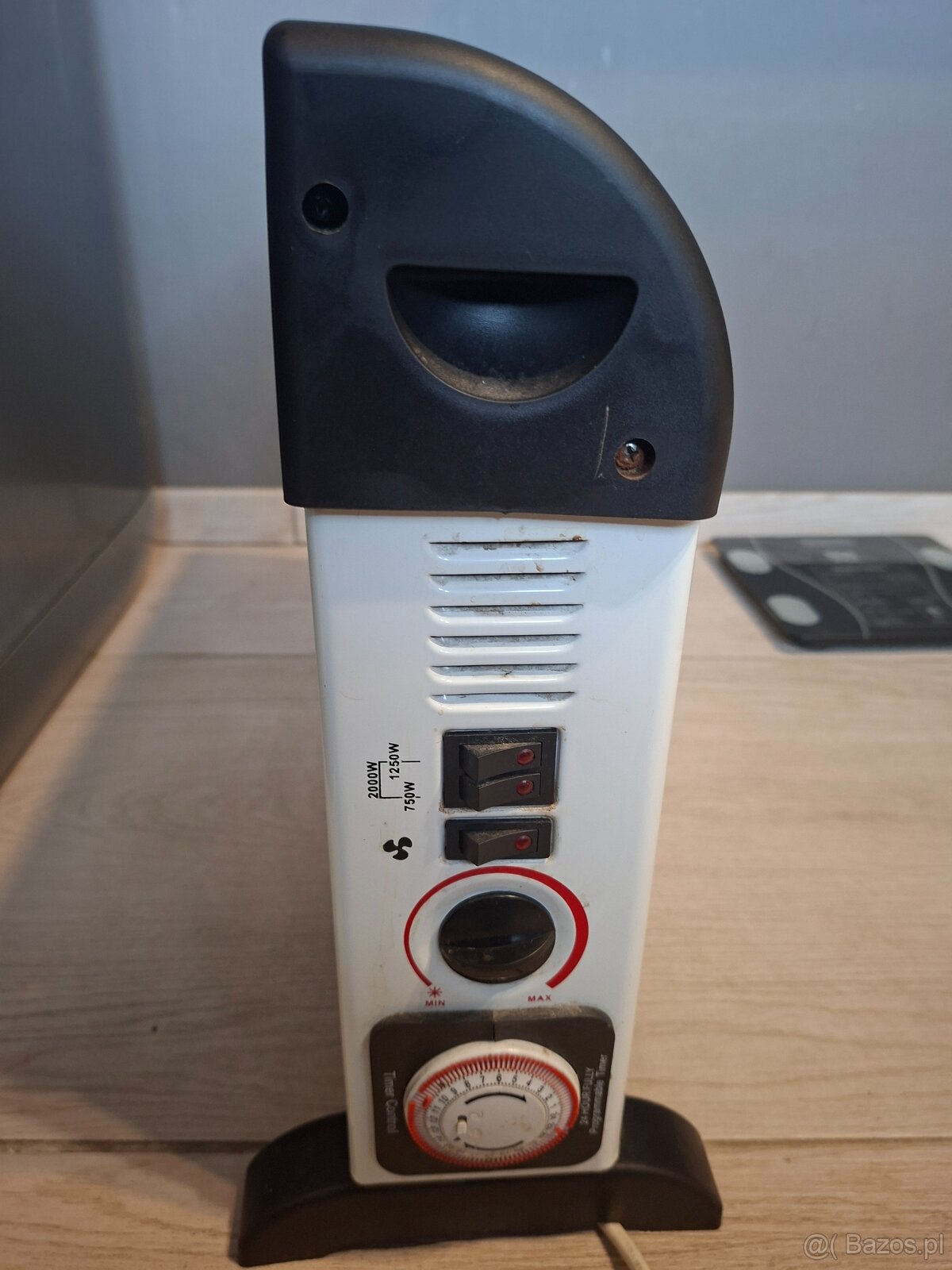 Grzejnik elektryczny z nadmuchem ARDES 220-240v 50-60hz 2000 - 2