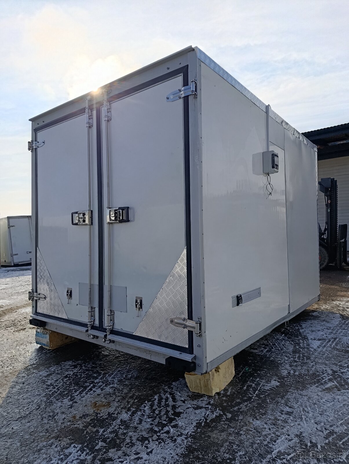 Zabudowa Chłodnicza / Chłodnia Stacjonarna / Komora Chłodnic - 2