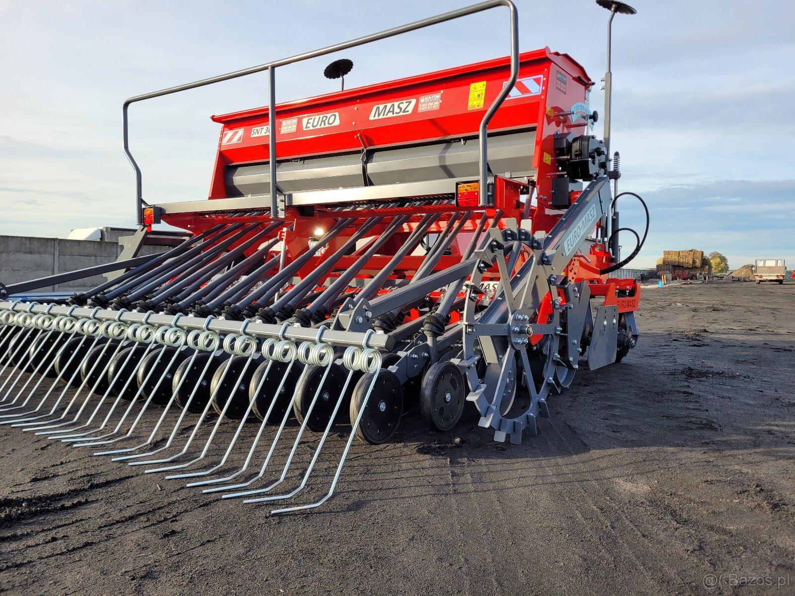 Siewnik nabudowany talerzowy - 2