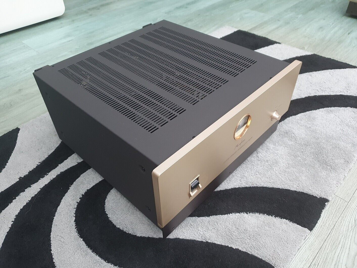 Accuphase PS-1200V ( Price: 1500 EUR ) - 2