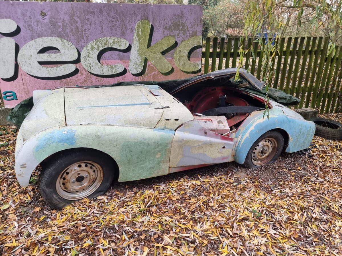 Volkswagen Ogórek, Rolls Royce, Mustang, Volvo, Triumph - 2