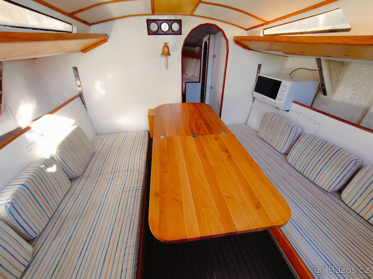 Jacht żaglowy kajutowy 9 m - 2