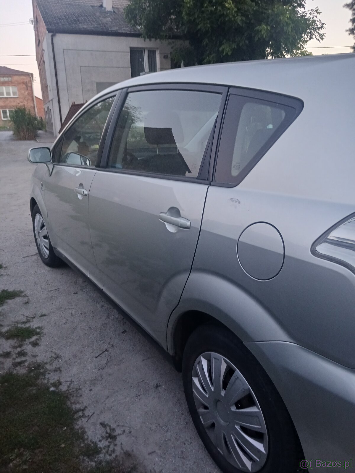 Corolla verso - 2