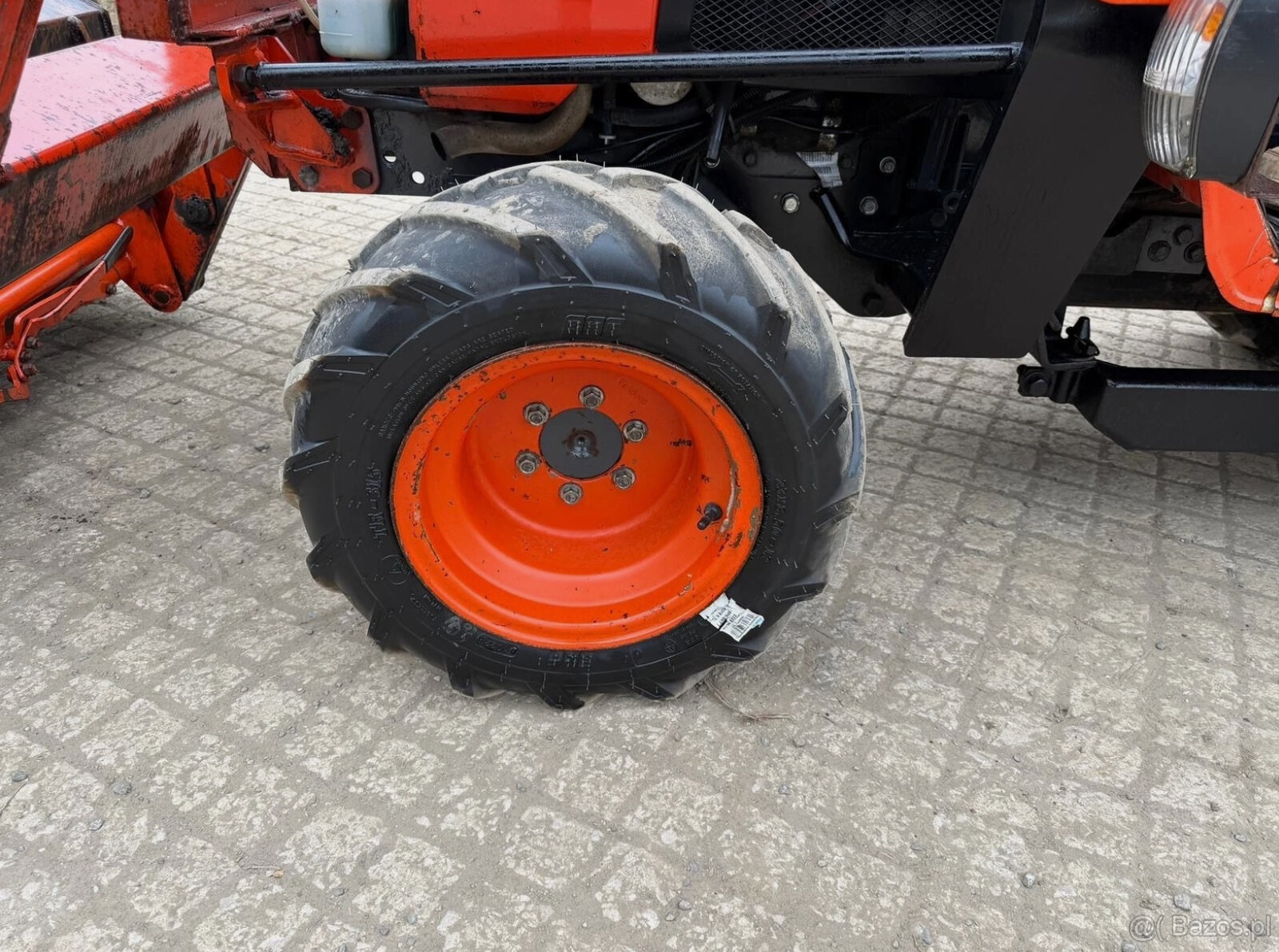 Sprzedam ciągnik Kubota w ładowacz czołowy / koparkę - 2