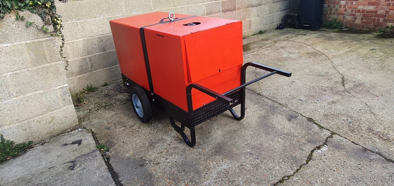 Pramac P11000 10 kVA 9,7 kW wyciszony generator diesla - 2