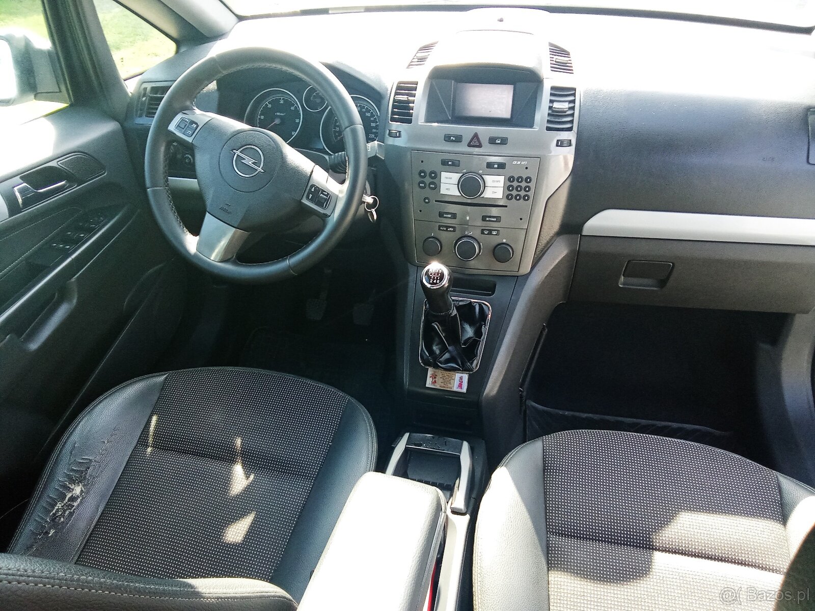 Opel Zafira 1.6 benz rok 2005 - 2